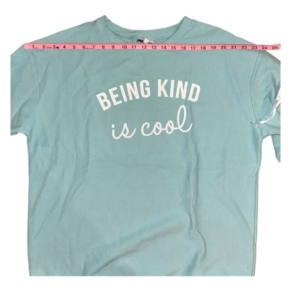 Sweatshirt NWT. Size M - Picture 2 of 3